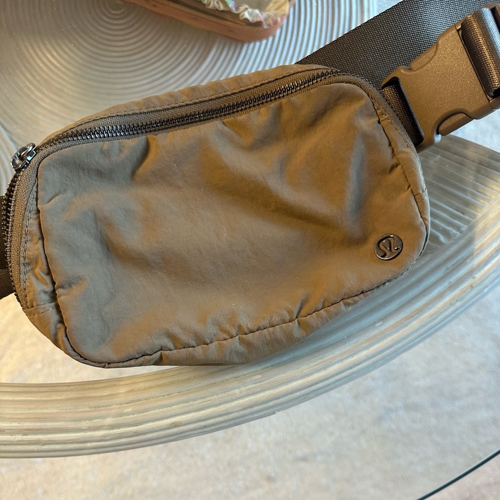 Lululemon belt bag